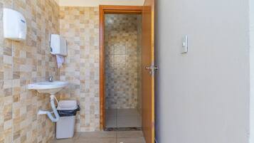 Departamento básico | Baño