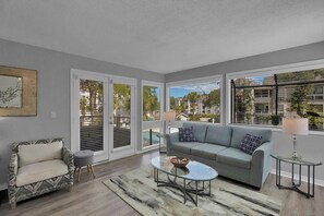 Living area - Arcadian Dunes - 8-229 (Myrtle Beach)