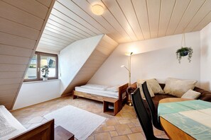 2 makuuhuonetta, silitysrauta/-lauta, Wi-Fi, vuodevaatteet