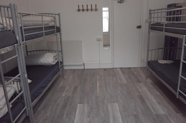 Felles sovesal – basic | Wi-fi (inkludert) og sengetøy