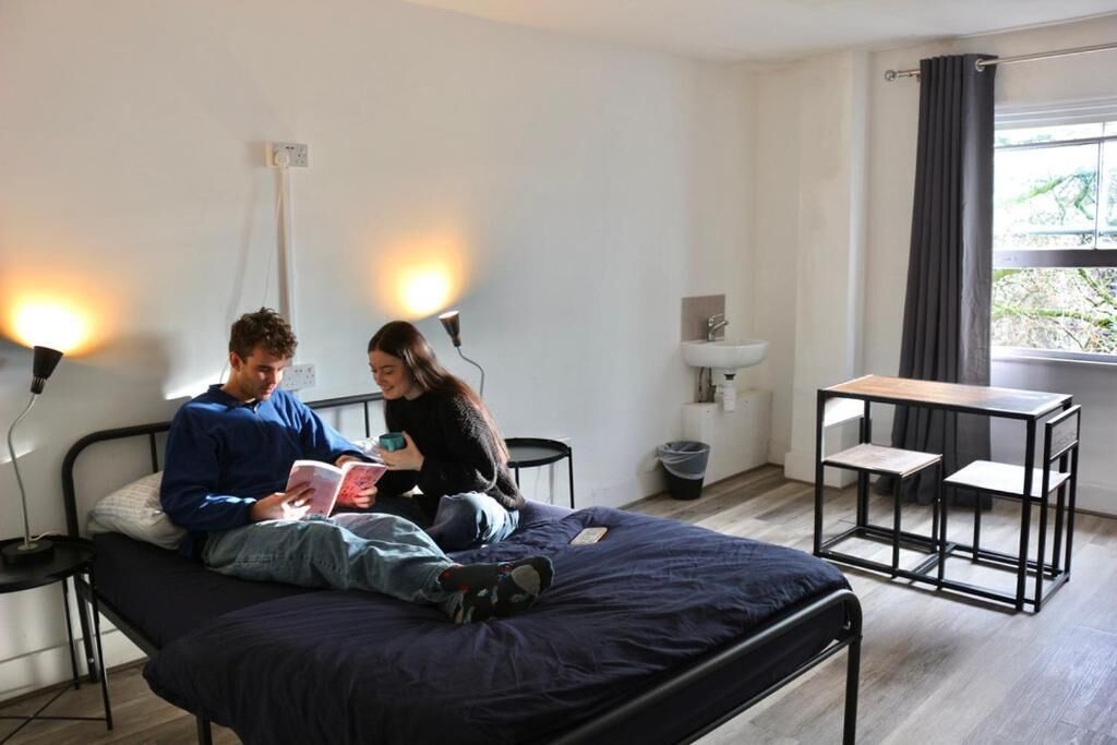 Kahden hengen perushuone | Ilmainen Wi-Fi, vuodevaatteet