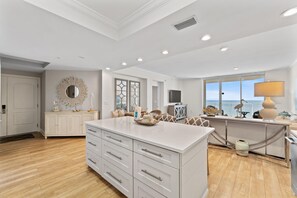 Apartamento, varias camas (Indigo East 602) | Interior