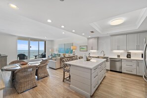 Condo, Multiple Beds (Indigo East 602) | Dining