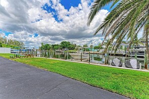 Marina - Bayfront Bliss – Sleeps 6, Near Anna Maria Island (Bradenton)
