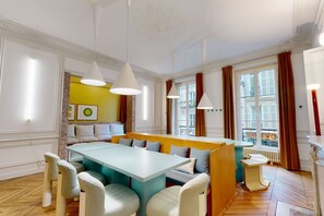 Dining - A300 JOIVY Charming 2-bed flat w/ shared spaces (Paris)