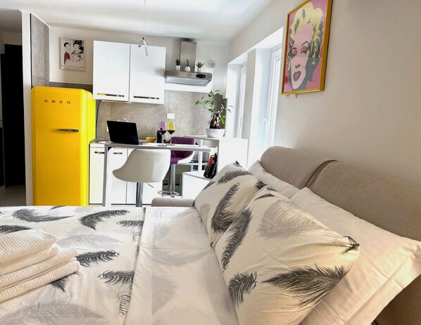 1 bedroom, desk, iron/ironing board, free WiFi