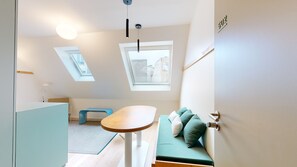 Interior - JOIVY 10 Douai 1BR Velux (Paris)