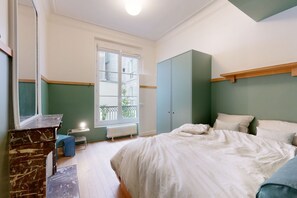 1 bedroom, WiFi, bed sheets - JOIVY Pleasant 1-bed flat w/ shared courtyard (Paris)