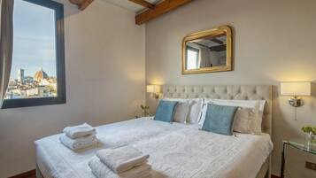 2 bedrooms, iron/ironing board, internet, bed sheets