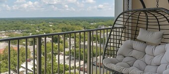 Charming 2-bedroom apartment in delightful Raleigh with AC, fitness room