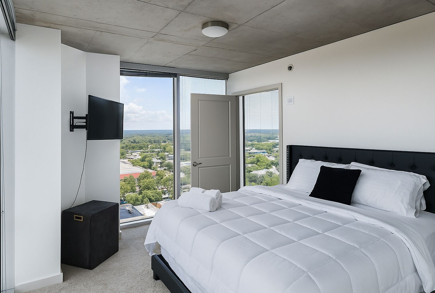 2 bedrooms, WiFi, bed sheets, wheelchair access
