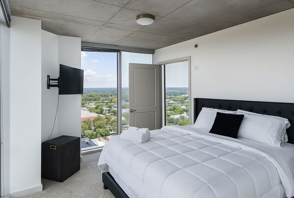 2 bedrooms, WiFi, bed sheets, wheelchair access - Charming 2-bedroom apartment in delightful Raleigh with AC, fitness room (Raleigh)