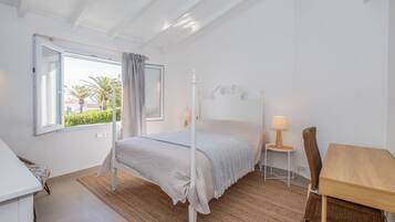 3 chambres, fer et planche Ă repasser, accĂšs Internet, draps fournis