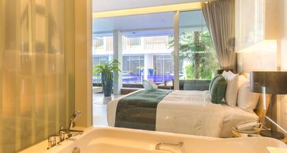 Ace Suite Pool Access