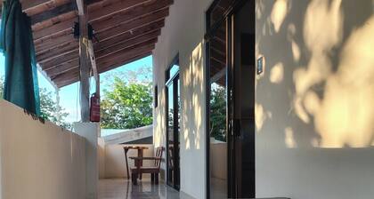 Quiet and private room with AC close to the beach - Perfect for a getaway