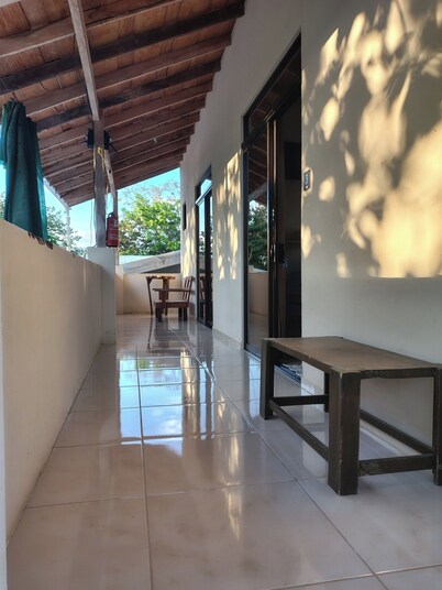 Acogedora Habitación privada para dos personas con A/C y baño privado.