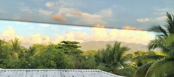 Quiet and private room with AC close to the beach - Perfect for a getaway