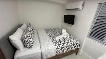 WiFi, bed sheets
