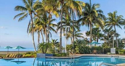 Charming villa in enchanting Key West with AC, fitness room