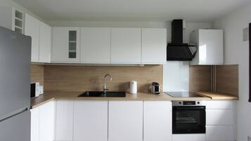 Fridge, microwave, oven, dishwasher