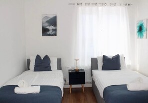 2 bedrooms, iron/ironing board, internet, bed sheets