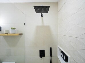 Shower, towels, soap, shampoo