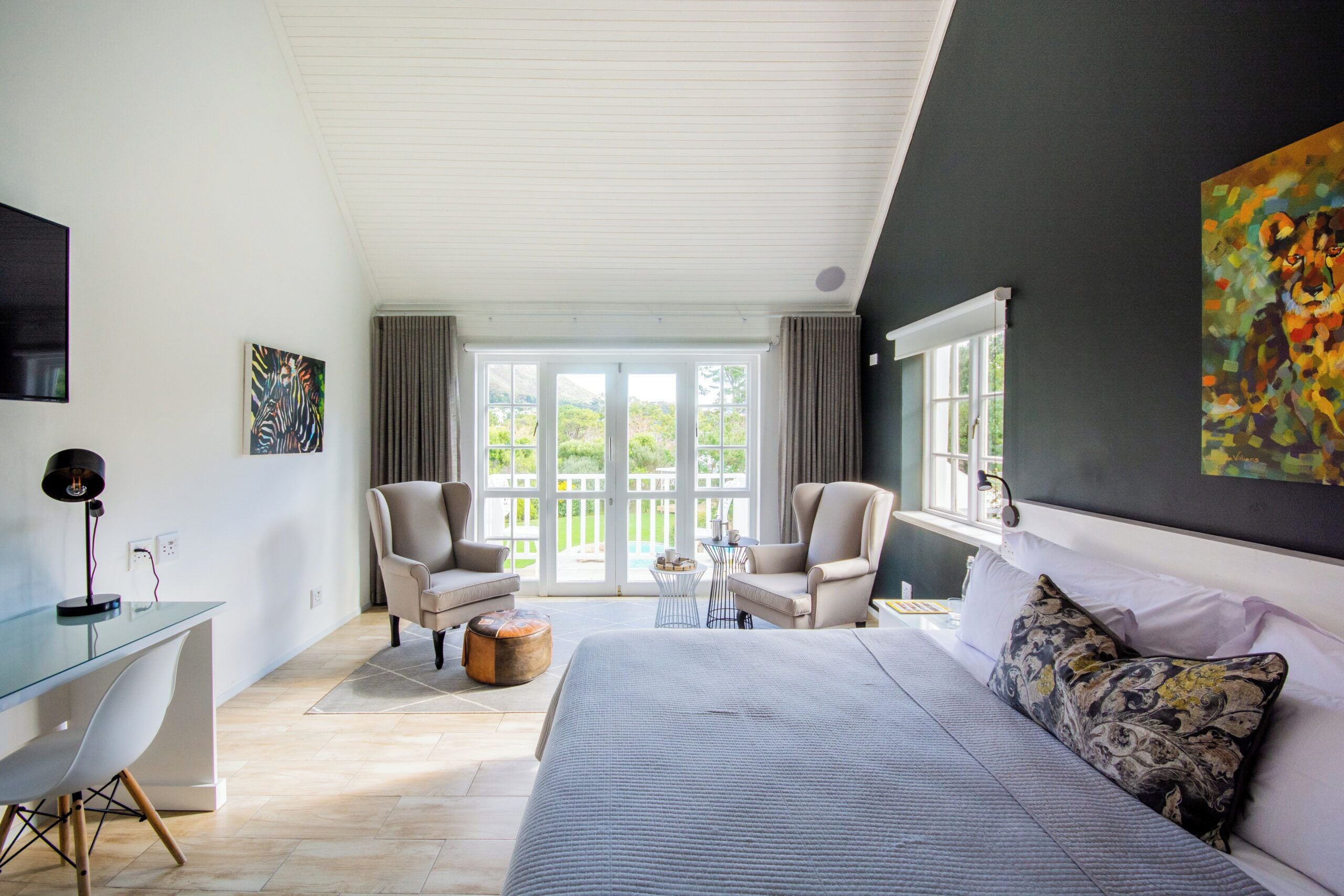 خزنة داخل الغرفة ومكتب وواي فاي مجانًا وملاءات أسرّة