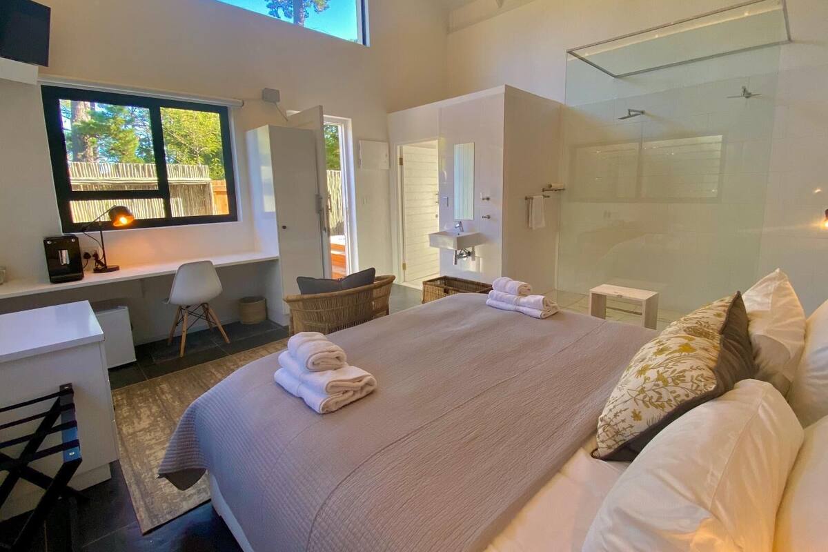 In-room safe, desk, free WiFi, bed sheets