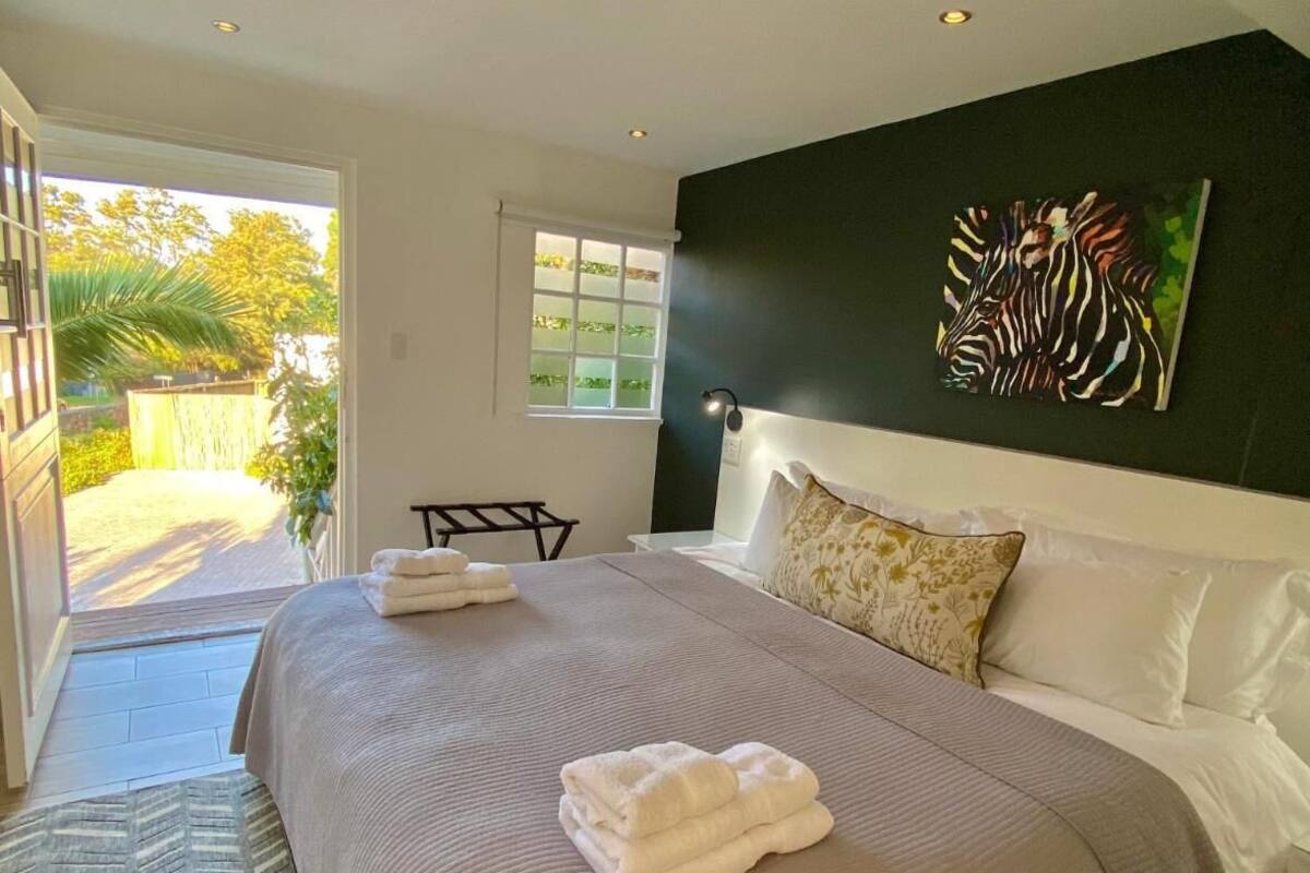 Luxury Room with Private Patio | In-room safe, desk, travel crib, WiFi (free)