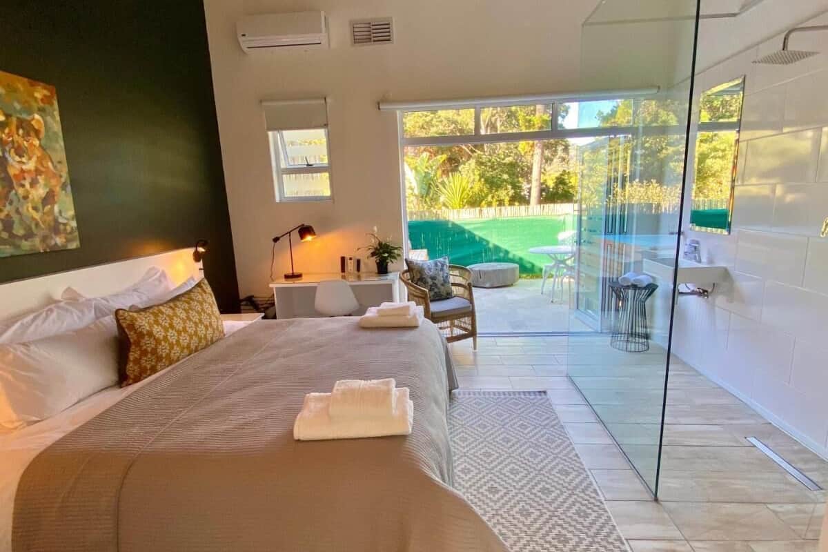 Deluxe Room | In-room safe, desk, travel crib, WiFi (free)