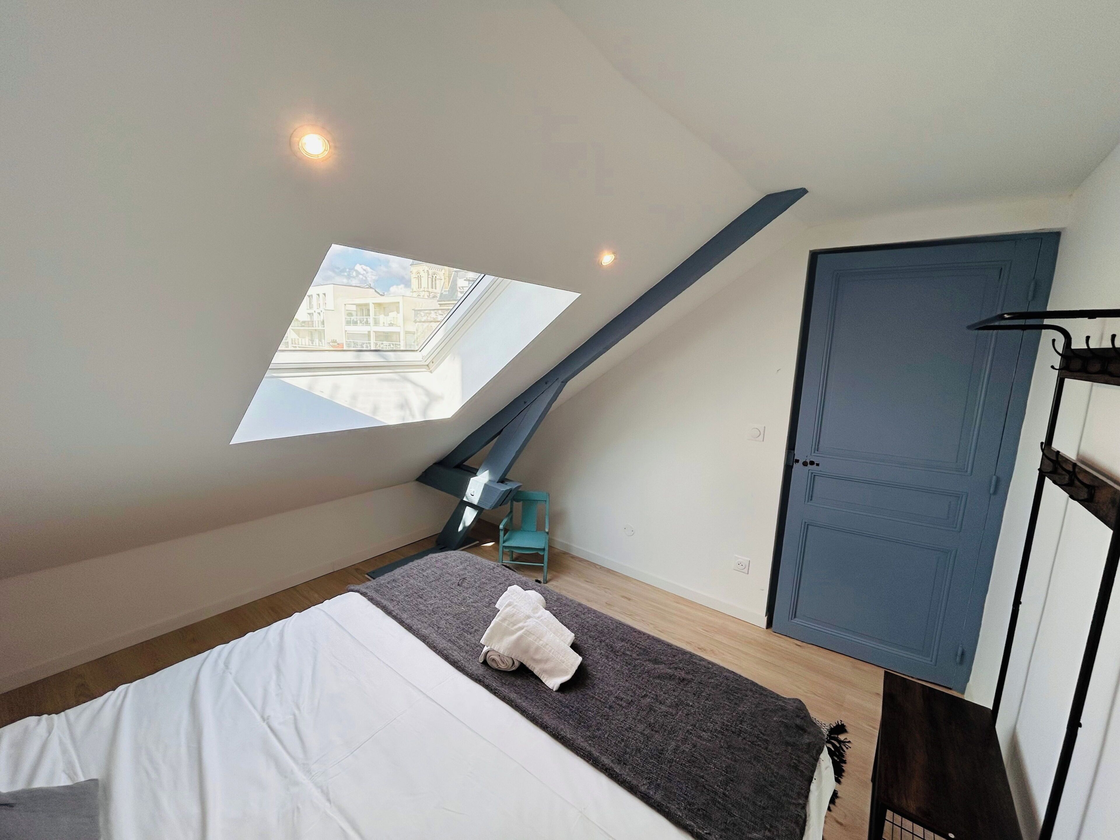 1 camera, Wi-Fi, lenzuola