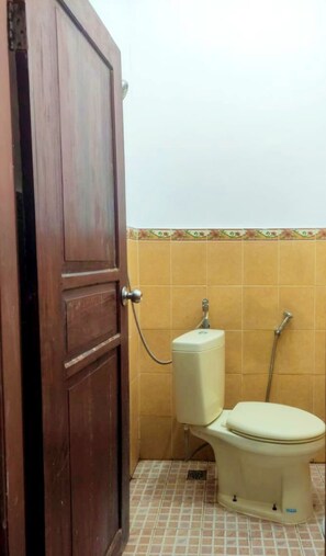 Een douche, handdoeken