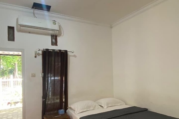 Standard Room | Desk, WiFi (free), bed sheets