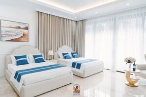 Family Room | Desk, free WiFi, bed sheets