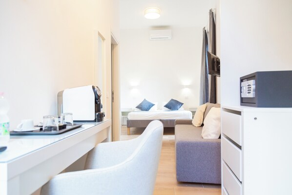 Family Room | In-room safe, blackout drapes, iron/ironing board, free WiFi