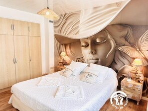 3 bedrooms, desk, iron/ironing board, travel crib