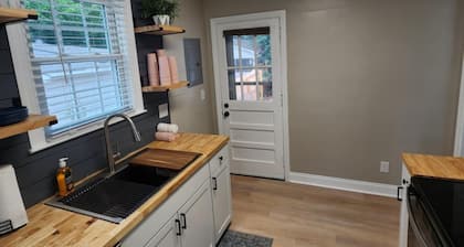 Cozy, comfy home in Columbus, GA. Close to Ft. Moore!