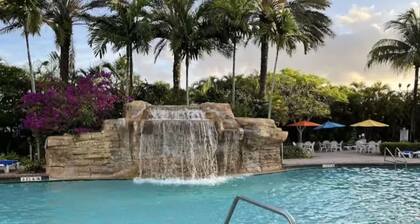 Cozy 2-bedroom apartment in charming Weston with AC, fitness room