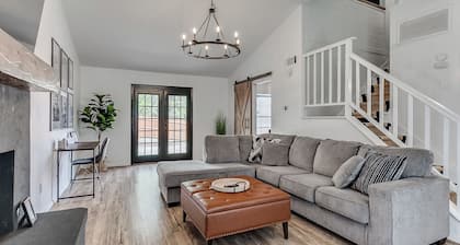 Edmond Bungalow: Cute 2 BR + Bonus Game Room with Futon