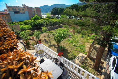 Casa céntrica en Benifallet con gran jardín, ideal familias, amigos y mascotas