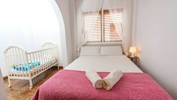 5 Schlafzimmer, Bügeleisen/Bügelbrett, WLAN, Bettwäsche