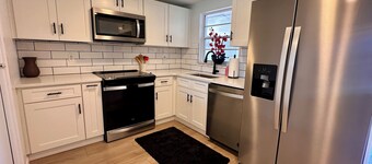 Charming 2-bedroom house in brilliant Port Richey with AC