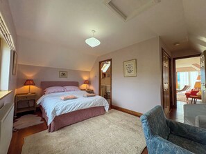 3 bedrooms, internet, bed sheets