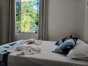 5 bedrooms, iron/ironing board, free WiFi, bed sheets