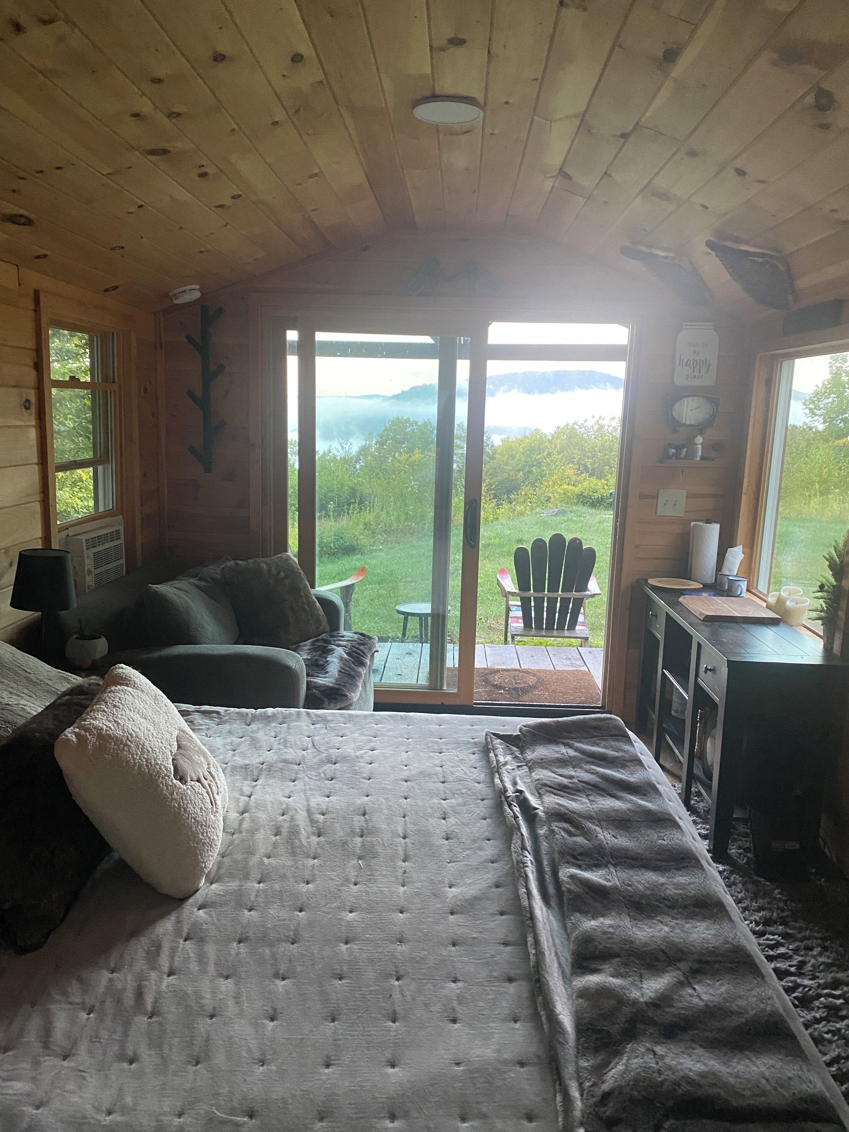 5 habitaciones, tabla de planchar con plancha y wifi gratis 