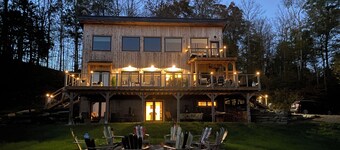 Stunning views, Luxurious, Peaceful, dog friendly, king beds,fire pit,WIFI,AC,EV