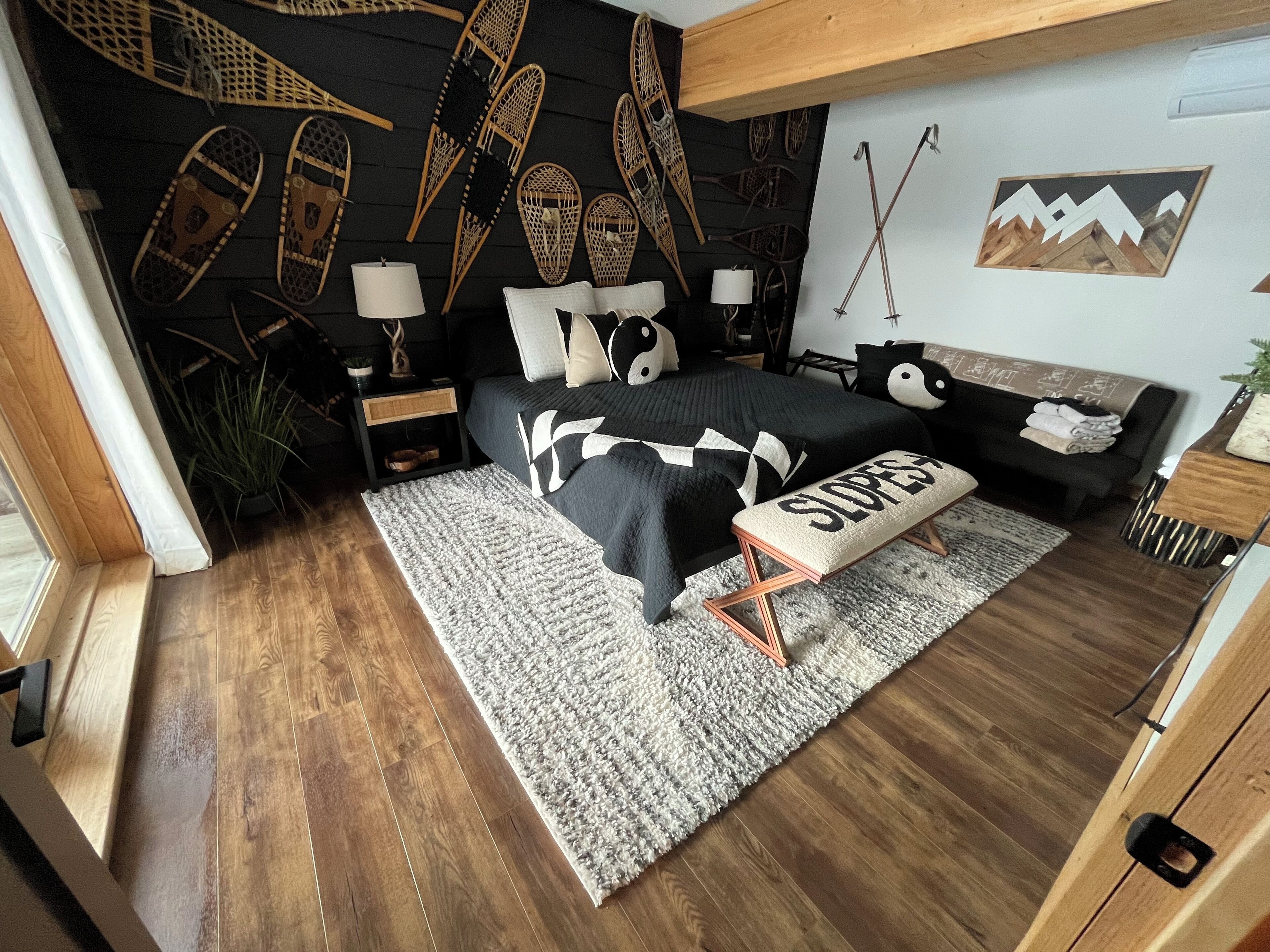 5 bedrooms, iron/ironing board, free WiFi, bed sheets