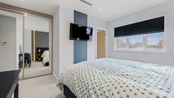 3 bedrooms, free WiFi, bed sheets