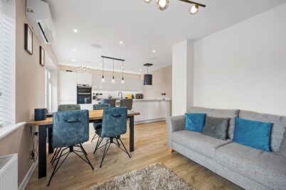 3 Bed Detached House - Sky Tv - Garden - Pets