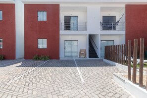 Basic Apartment | Exterior